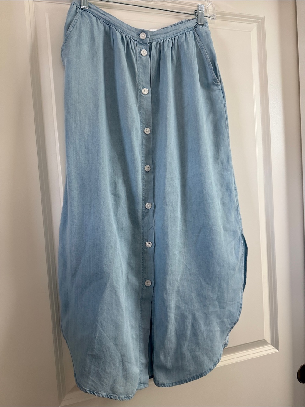 Chelsea & Theodore Light Blue Button-Down Midi Skirt